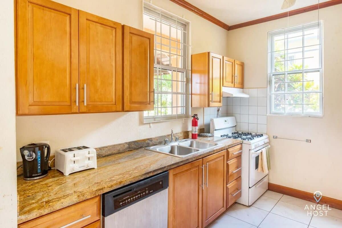 2-Story Townhome With Private Pool, Ideal For Group! Christ Church Exterior foto